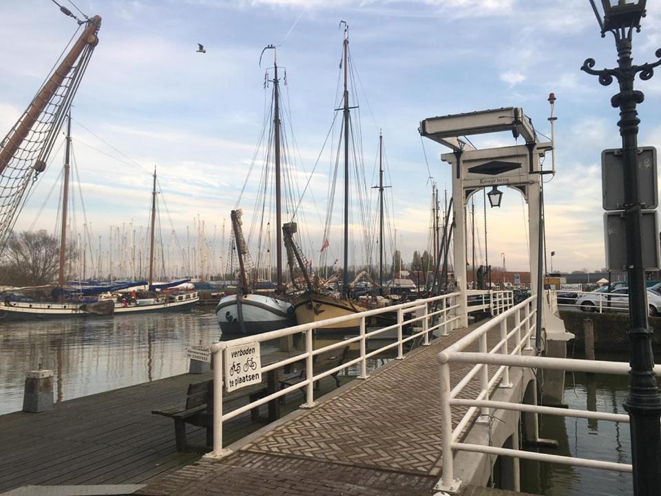 Polarstern - Unique Boatstay! โมนนิคเคินดาม ภายนอก รูปภาพ